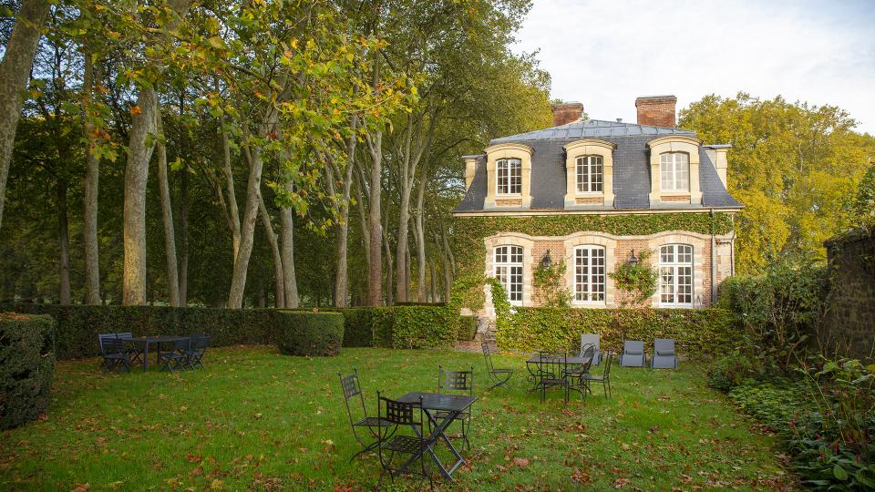 Luxury villa rentals IledeFrance Villanovo