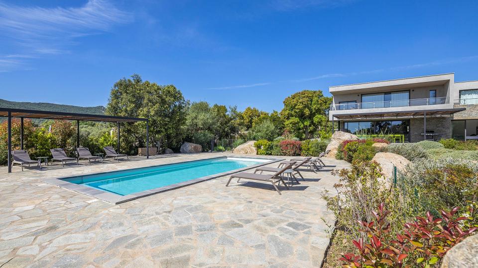 Luxury villa rentals Corsica 3 Rooms and more Secure pool Villanovo