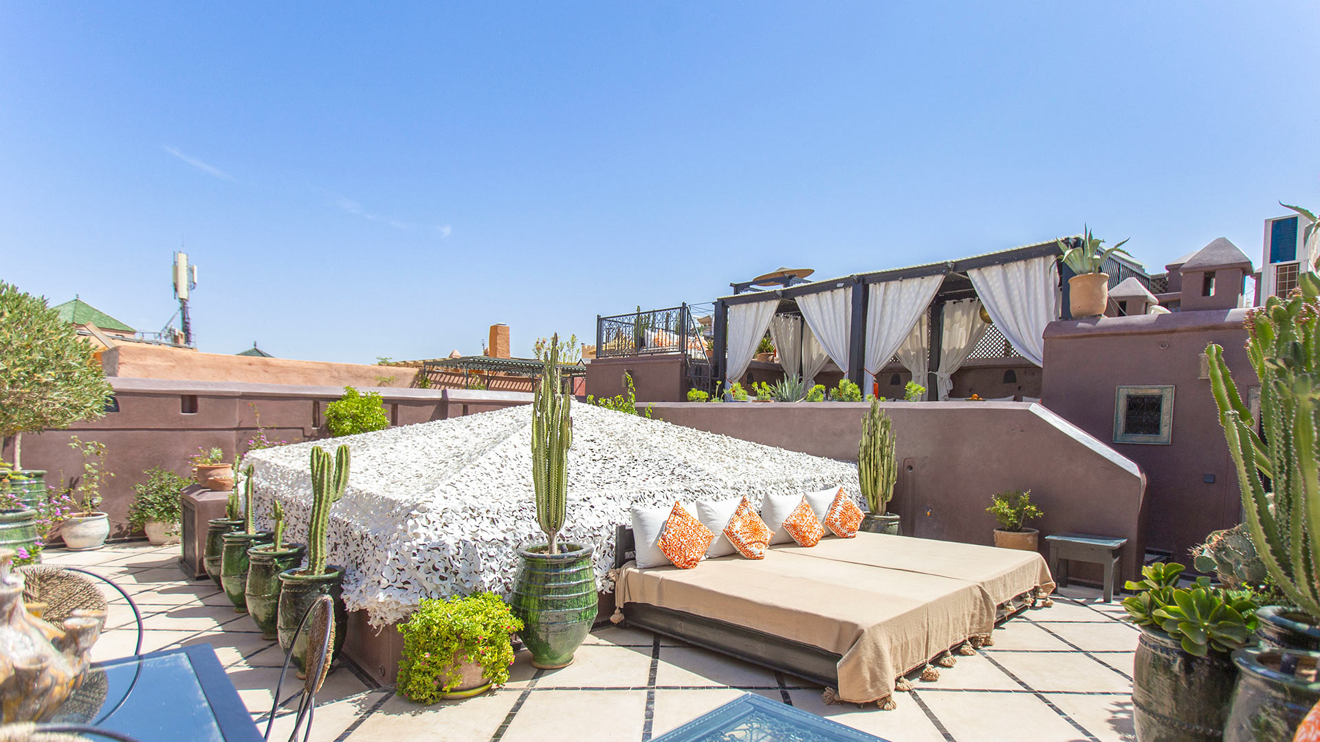 Riad Inaya - Image 9