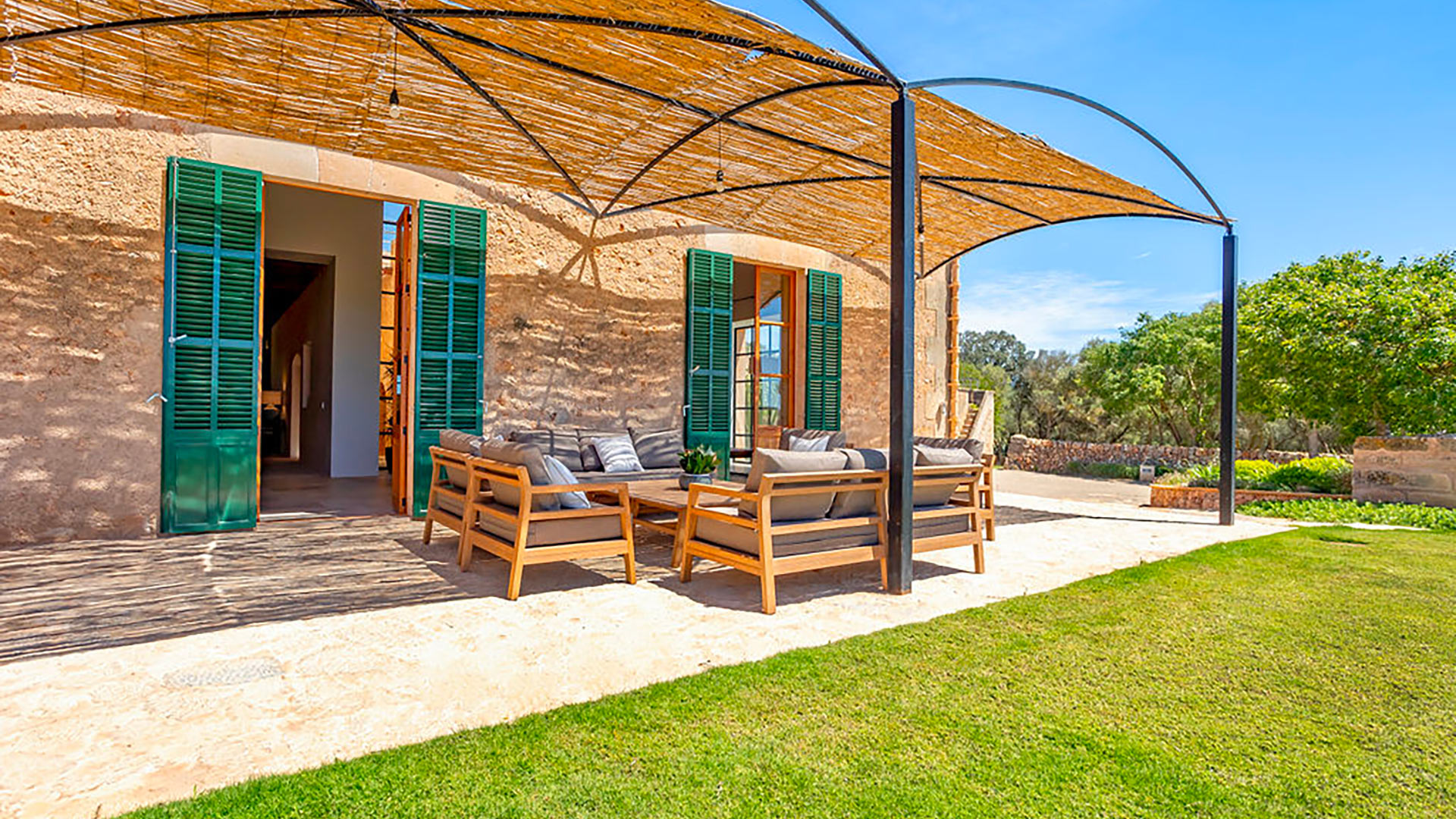 Villa Son Fofana — Campos