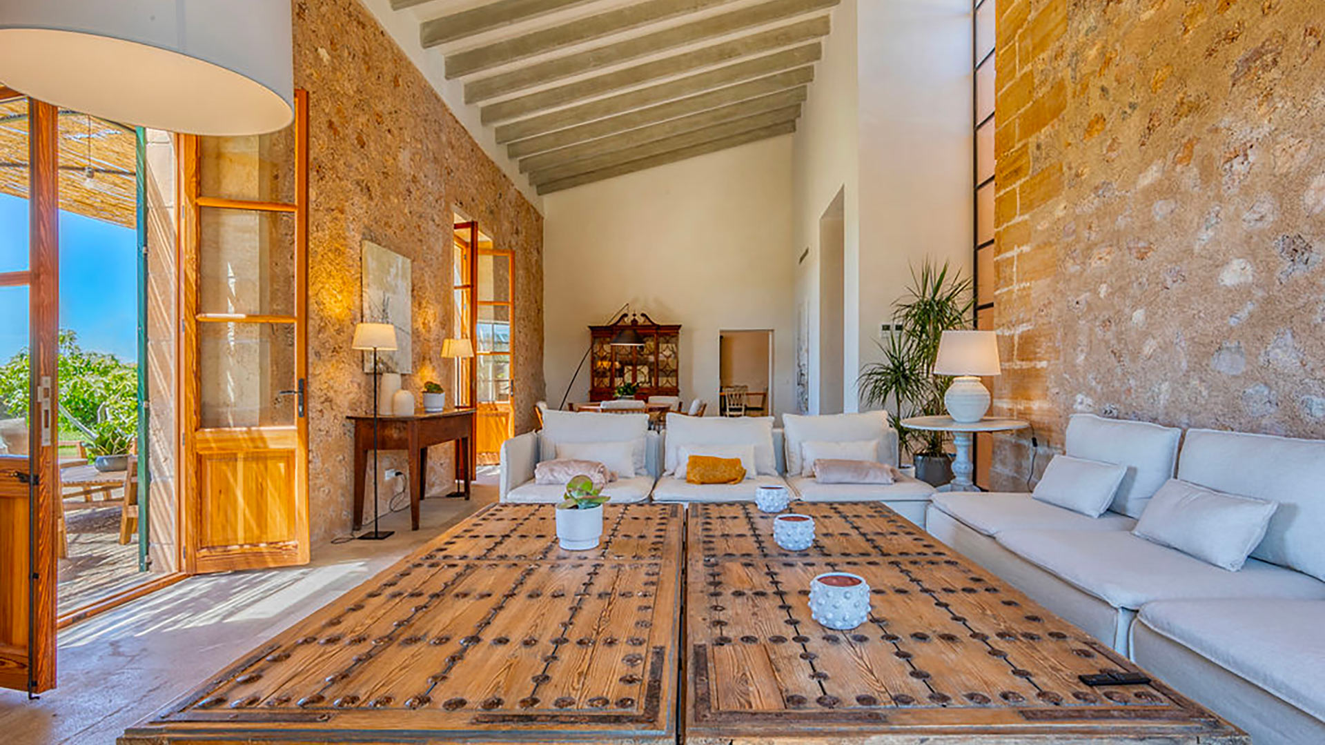 Villa Son Fofana — Campos