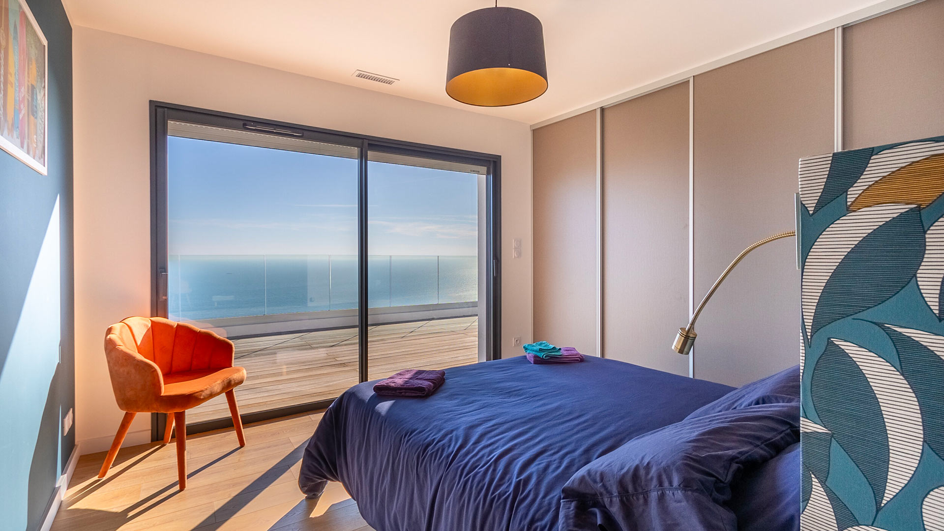 Chambre climatisée de la Villa Les Pins Dorés