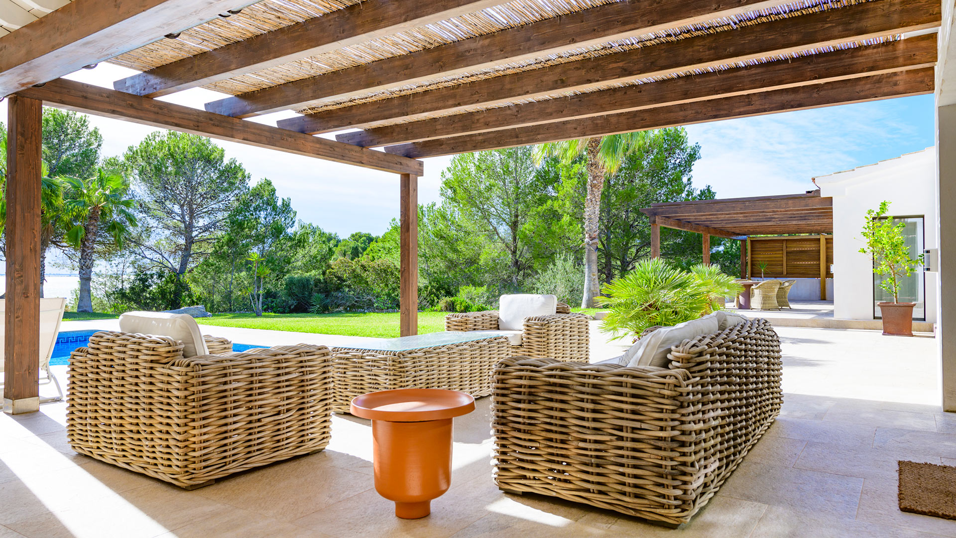 Villa Dorada — L ampolla