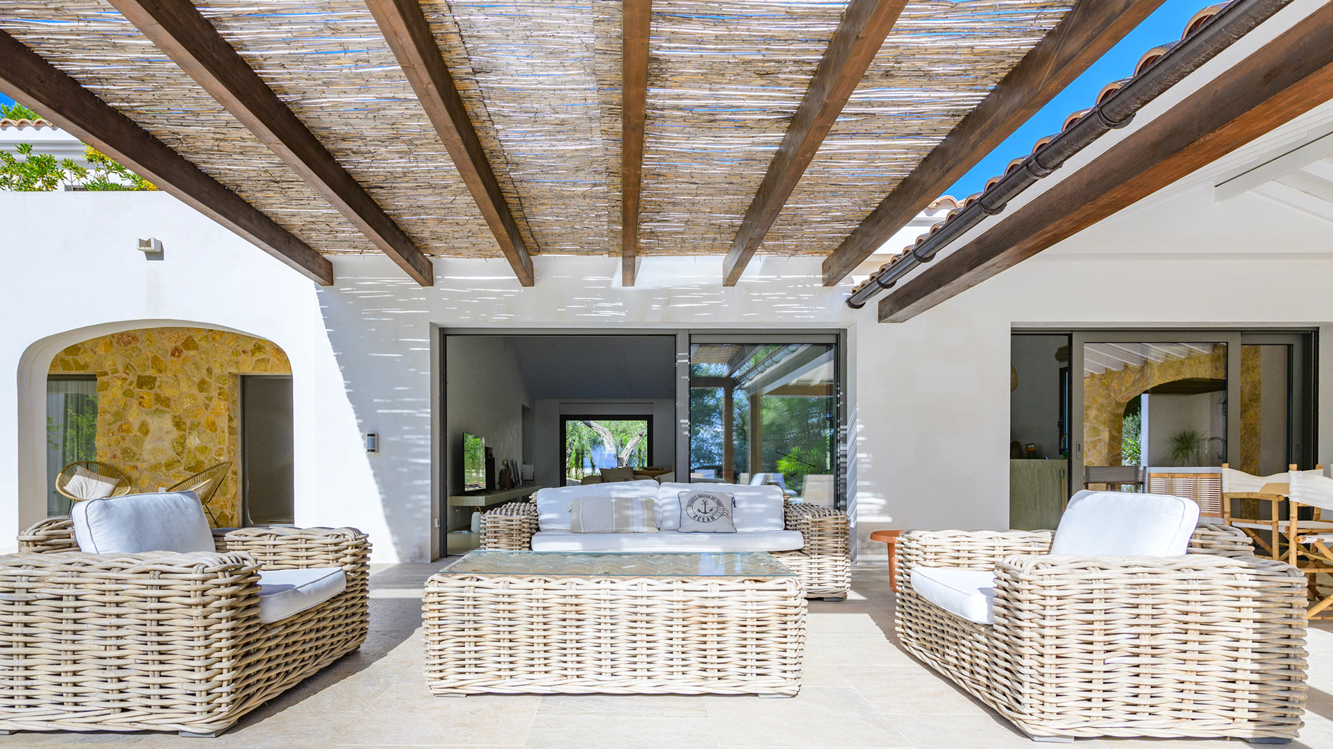 Villa Dorada — L ampolla