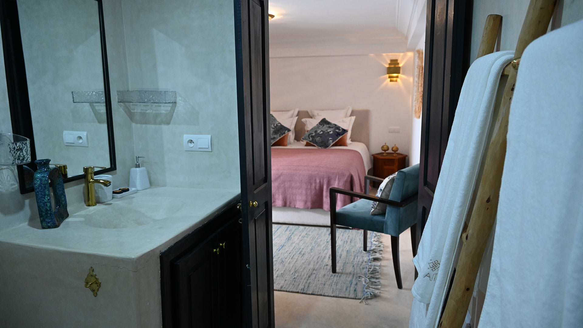 Riad Aniata - Image 28