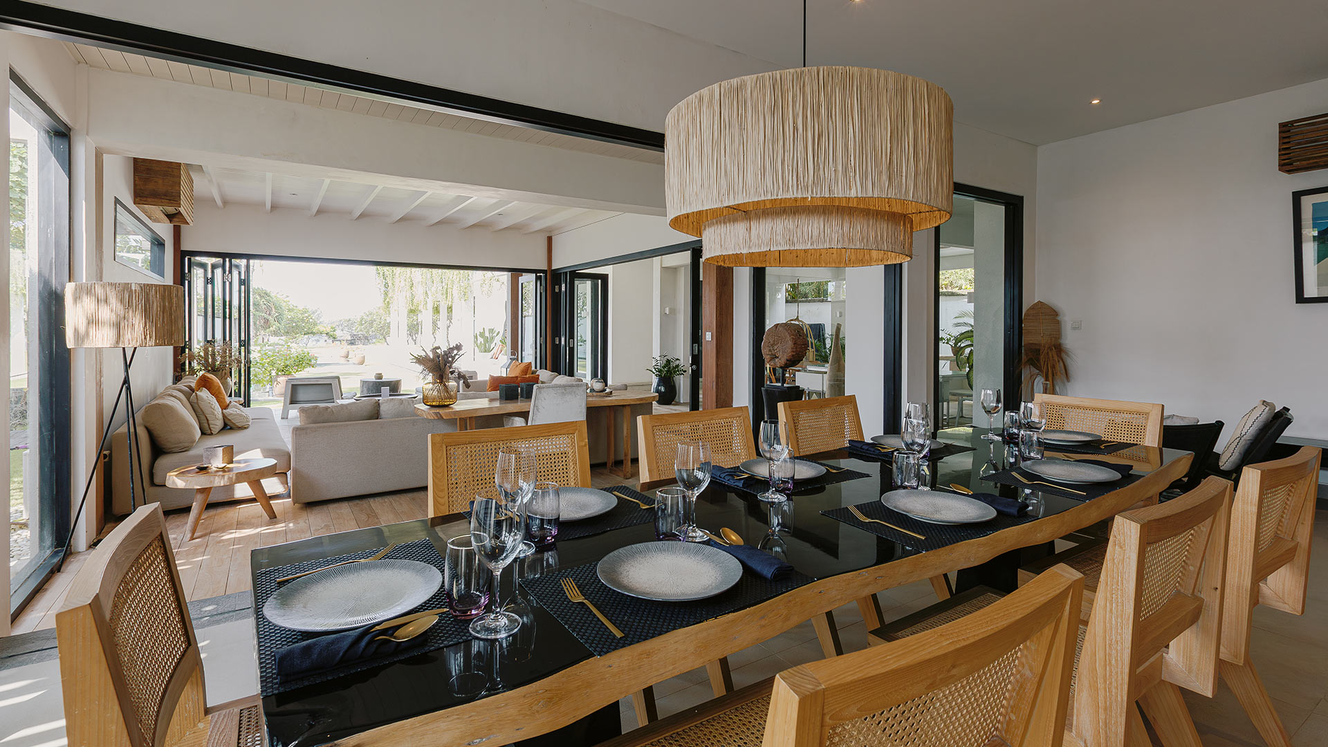 Villa Sunset Beach Cemagi - Image 18