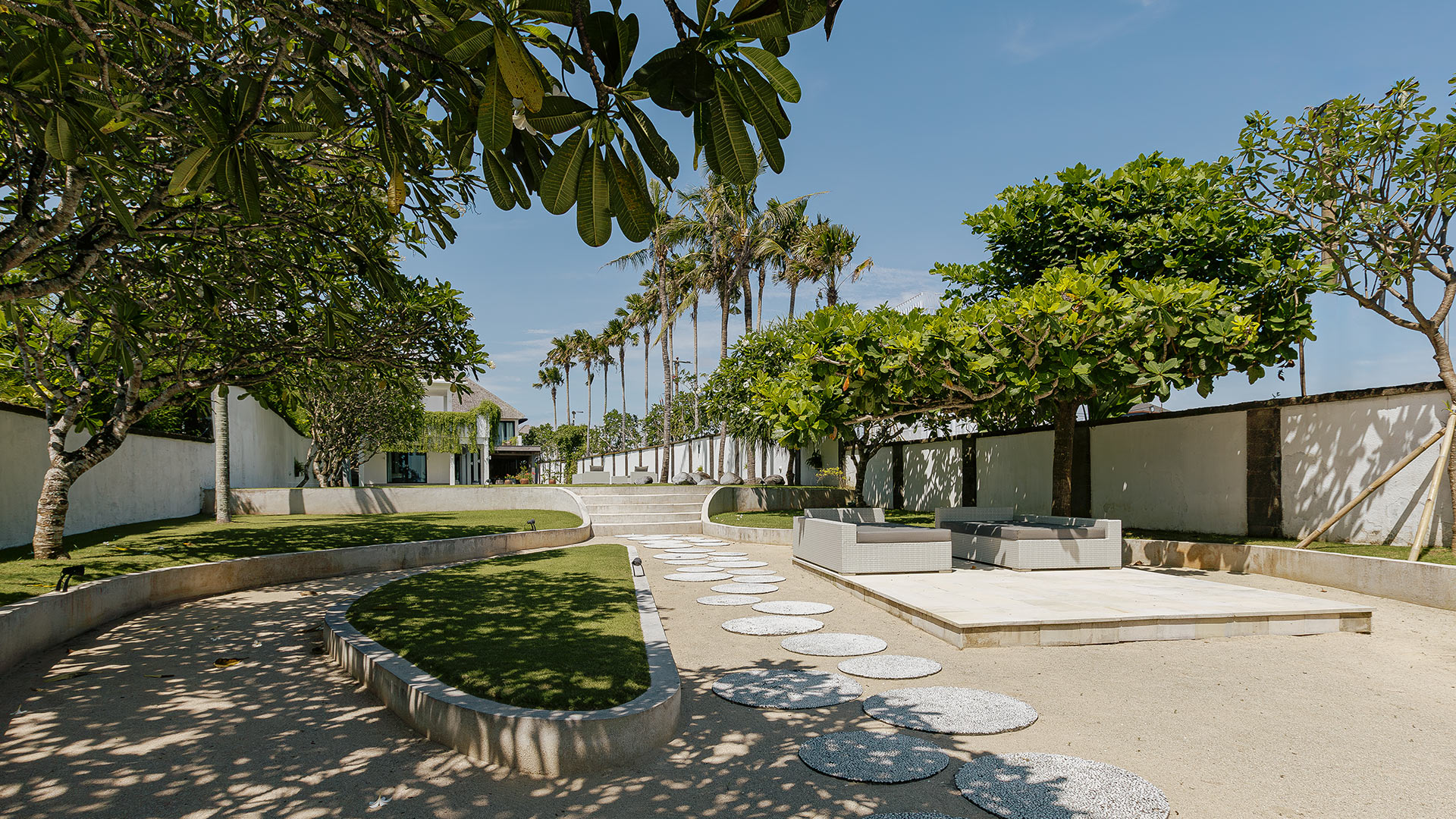 Villa Sunset Beach Cemagi - Image 10